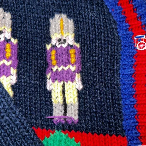 Traditional Tradng Co Christmas Holiday Sweater with a Varsity Vibe Size… - Picture 6 of 10